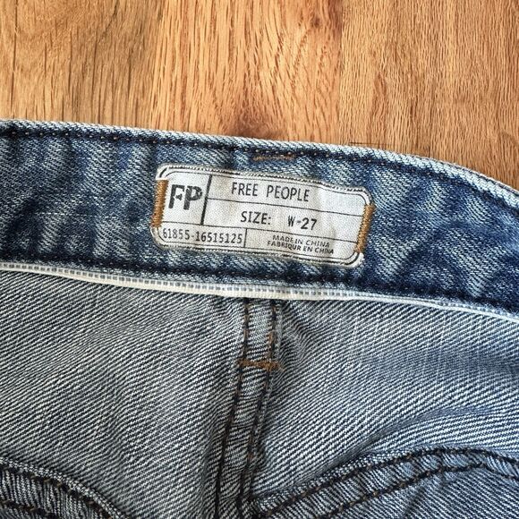 Free People Womens Button Fly Cut Off Denim Jean Shorts Size W 27 - Picture 3 of 5